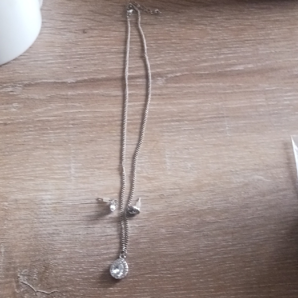 Elegant Silver Necklace with Crystal Pendant